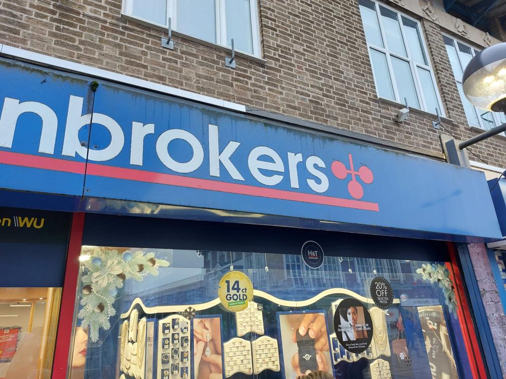 H&T Pawnbrokers 04