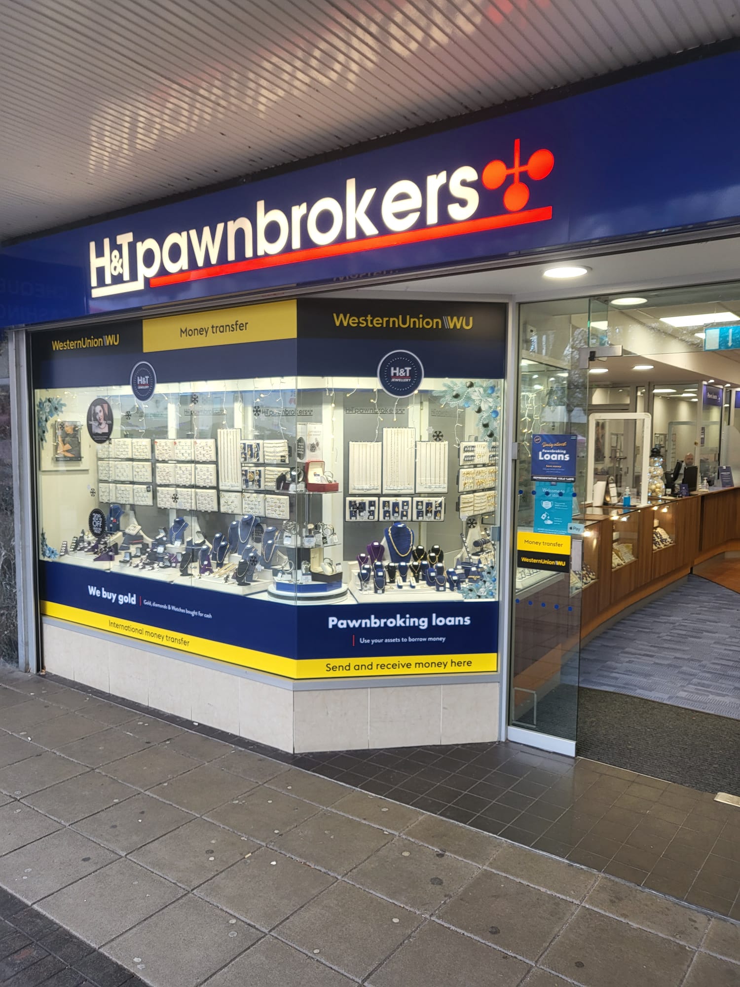H&T Pawnbrokers 02